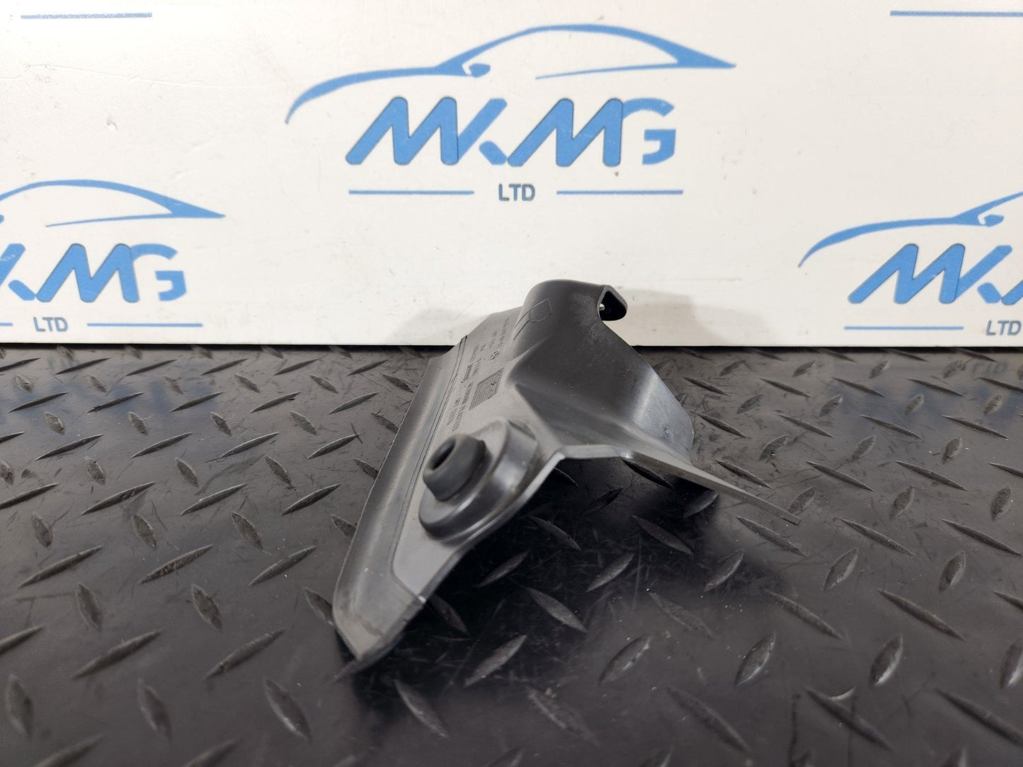 11-19 MERCEDES BENZ ML W166 GENUINE FRONT RIGHT SIDE PILLAR A1666900407