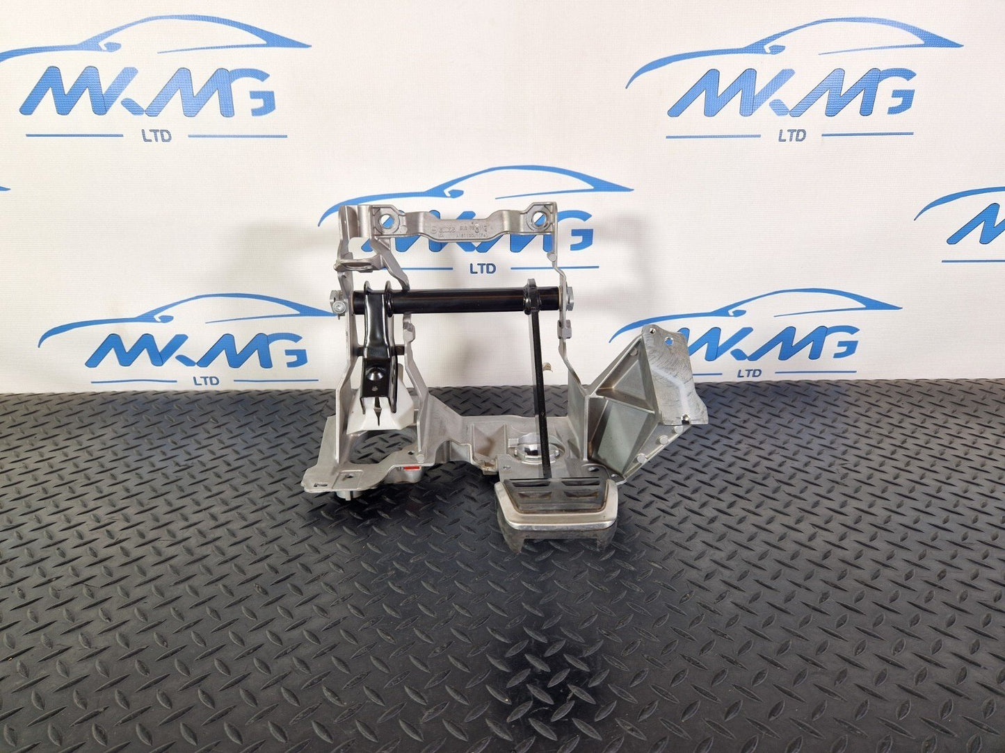 16-19 AUDI A4 B9 S-LINE OEM BRAKE PEDAL ASSEMBLY BRACKET MOUNT 8W2723140A