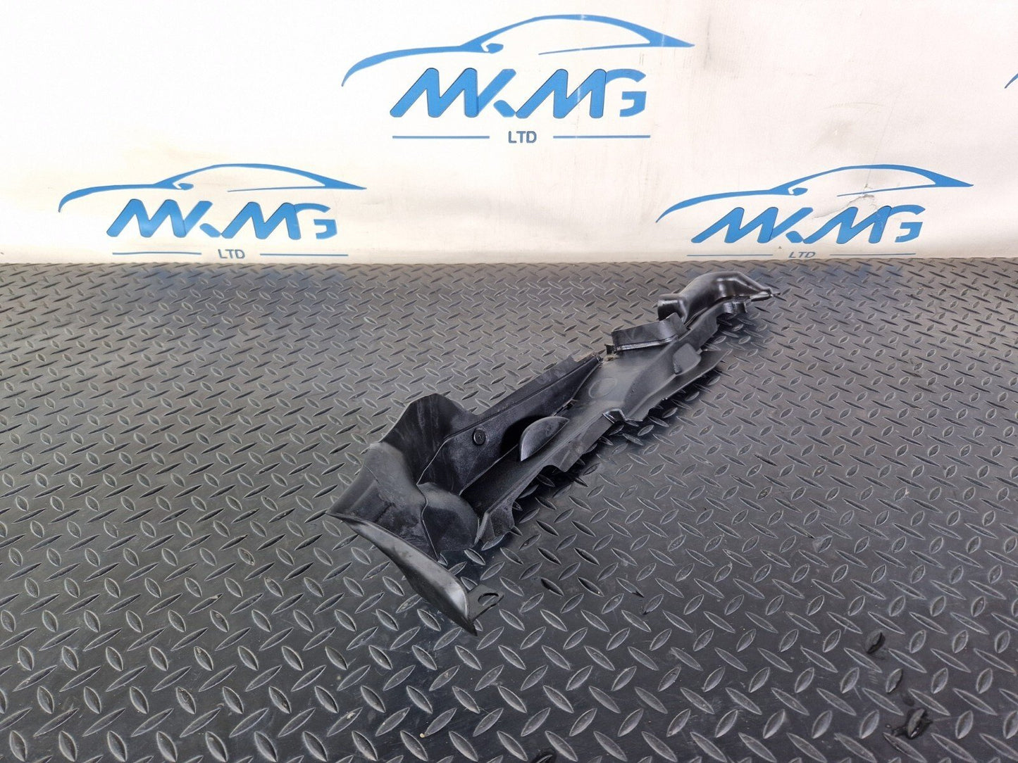 16-19 AUDI A4 B9 S-LINE GENUINE RIGHT DRIVER SIDE WING RUBBER SEAL 8W0821170