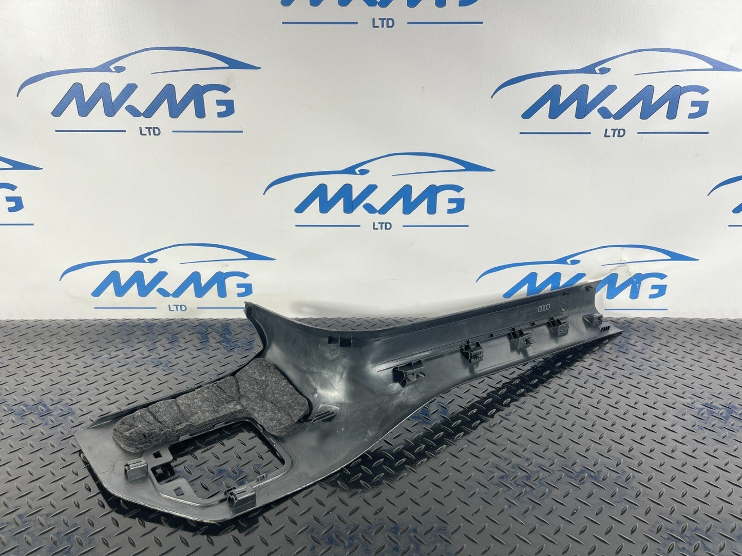 16-19 AUDI A4 B9 GENUINE LEFT SIDE PLASTIC SIDESKIRT COVER 8W2867271A