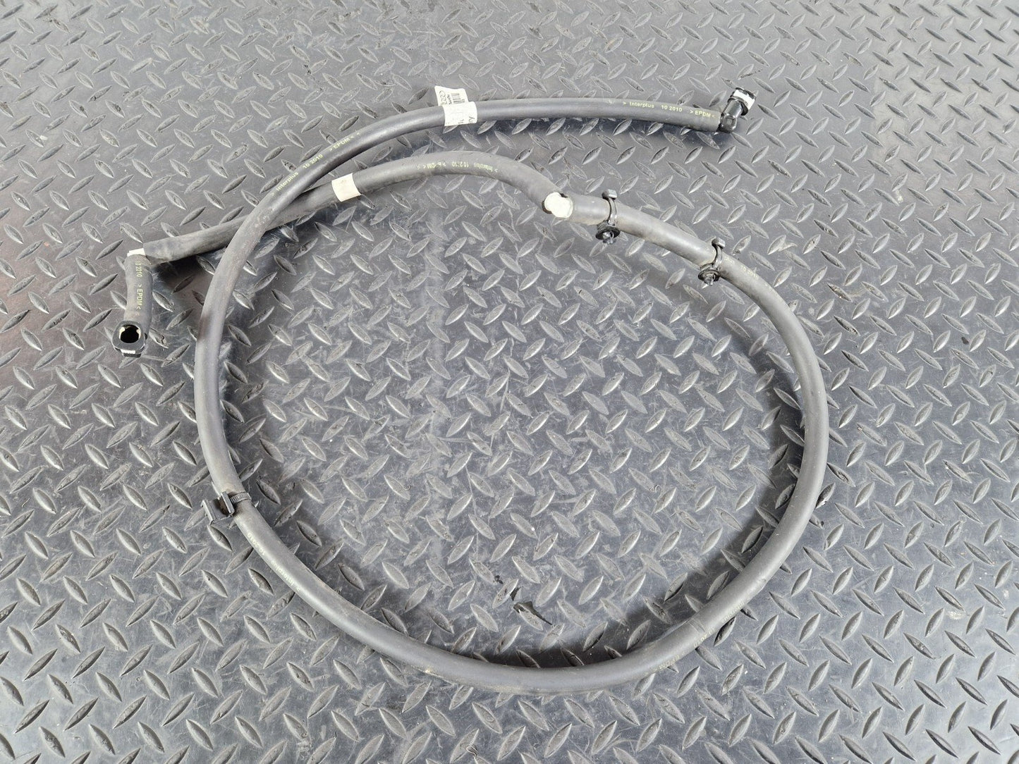 10-17 AUDI A8 4H HEADLIGHT WASHER NOZZLE PIPE HOSE 4H0955667