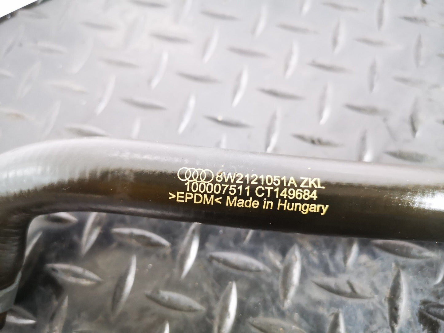 16-19 AUDI A4 B9 GENUINE V6 3.0TDI CSW ENGINE WATER COOLANT PIPE 8W2121051A