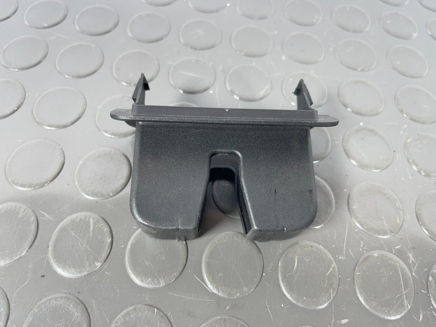 16-19 AUDI A4 B9 SALOON GENUINE BOOT TAILGATE LOCK TRIM COVER 8W5827520