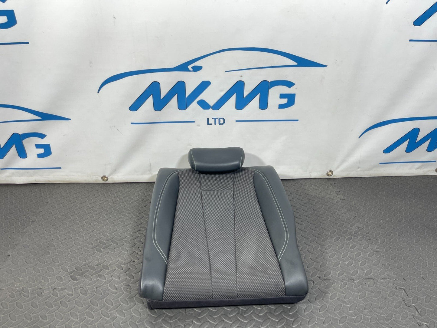 16-19 AUDI A4 B9 S-LINE REAR PASSENGER SIDE HALF LEATHER BACKREST SEAT IN BLACK