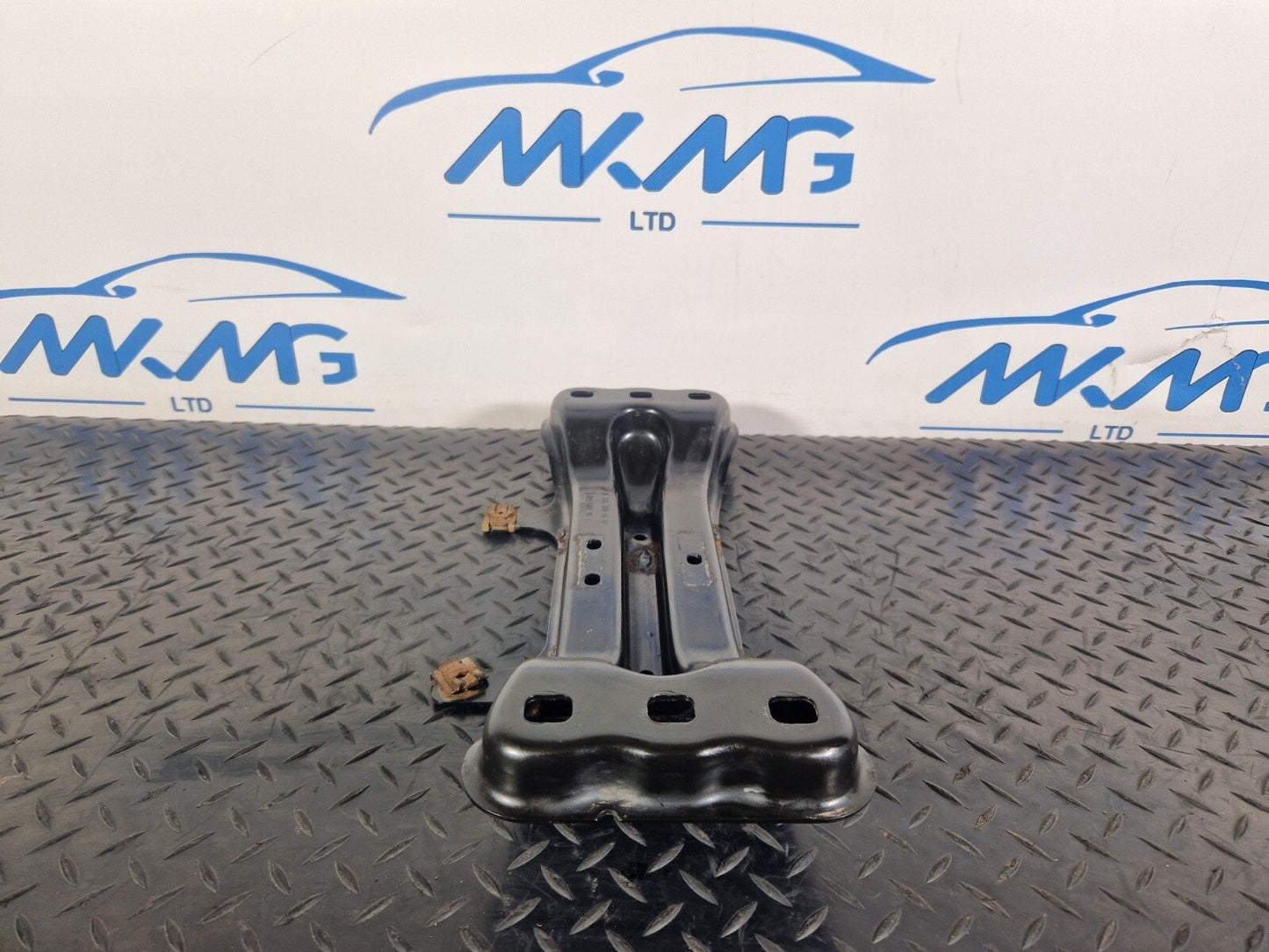 14-21 MERCEDES BENZ C300h W205 GEARBOX MOUNT BRACKET A2052400802