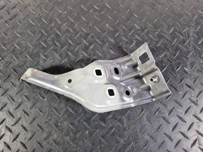 19-ON MERCEDES BENZ B CLASS W247 FRONT RIGHT FENDER FRONT BRACKET A2478810400