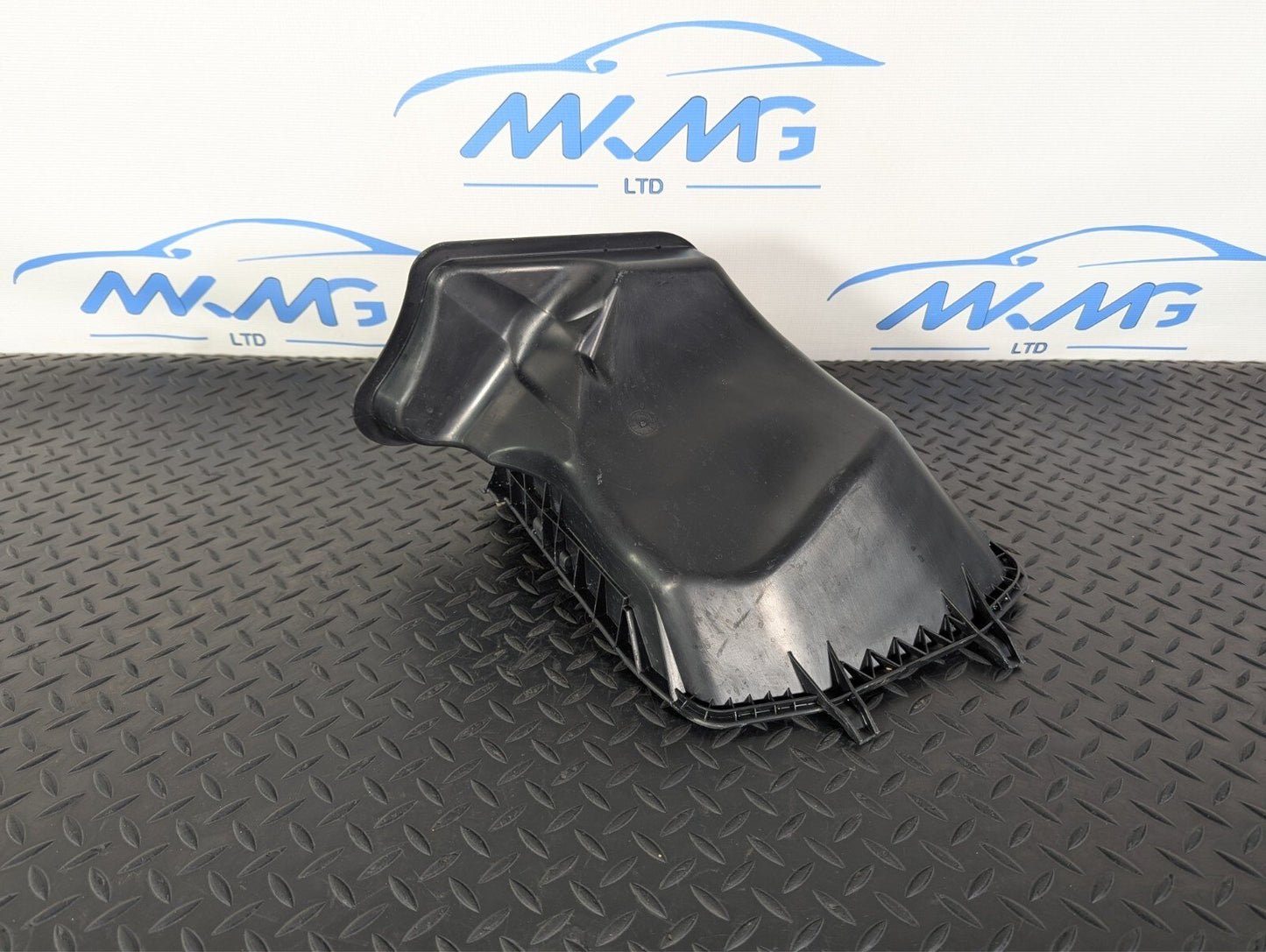 11-19 MERCEDES BENZ ML W166 GENUINE OEM AIR FILTER BOX COVER A1668300153