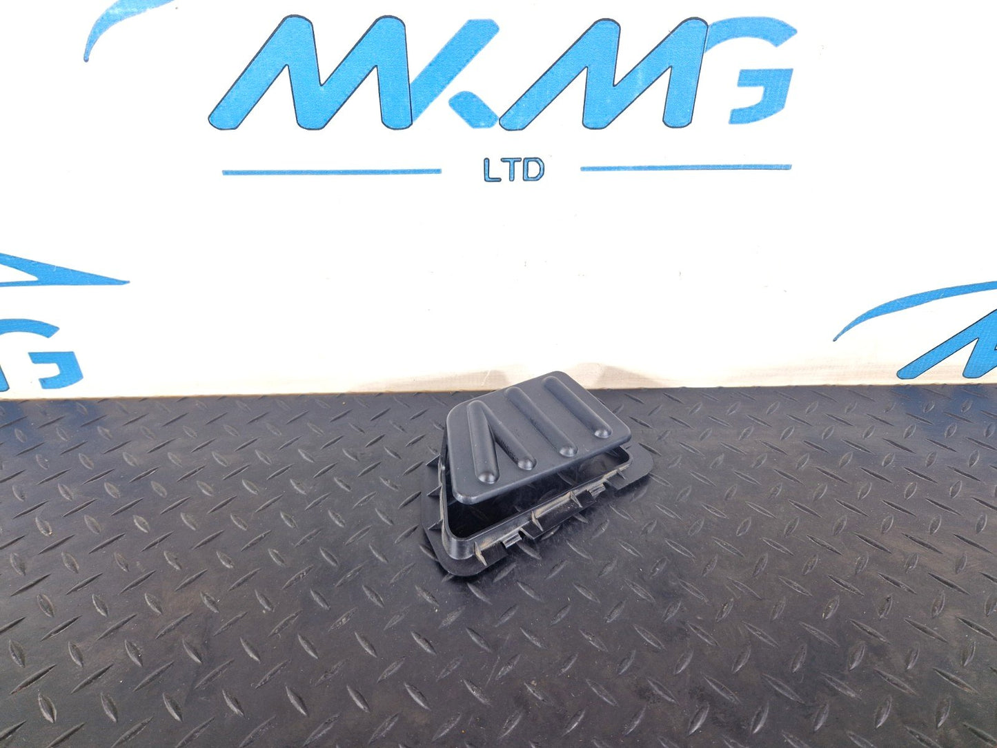 14-19 LAND ROVER L550 DISCOVERY SPORT TAILGATE TRIM PANEL LEFT SIDE FK72465D11AA