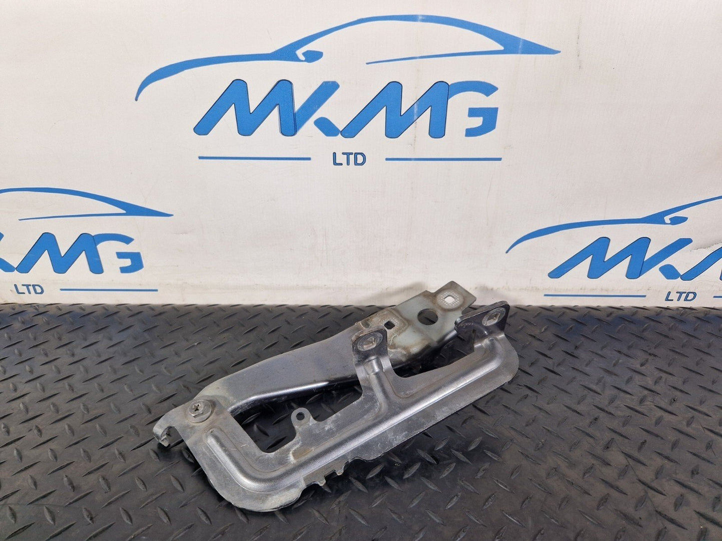 19-ON MERCEDES BENZ B CLASS W247 GENUINE FRONT LEFT BONNET HINGE A2478800128