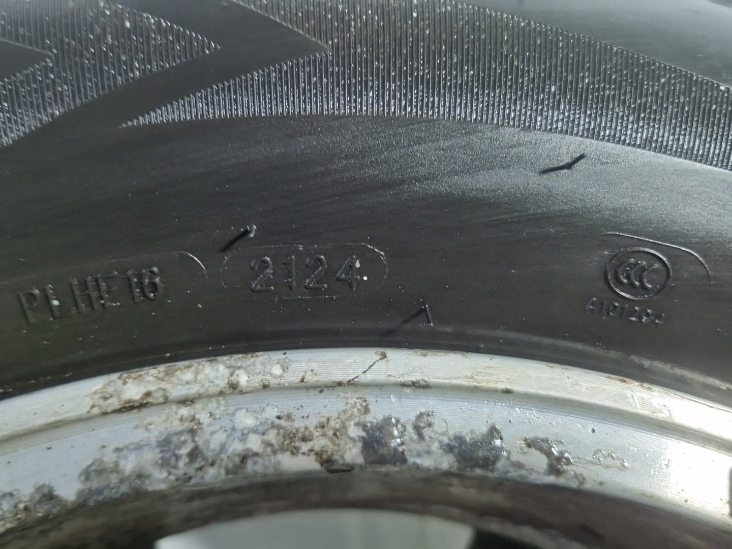 Toyota Estima MK2 (ACR30) 16" Alloy Wheel with Tyre 215/60/16 6mm