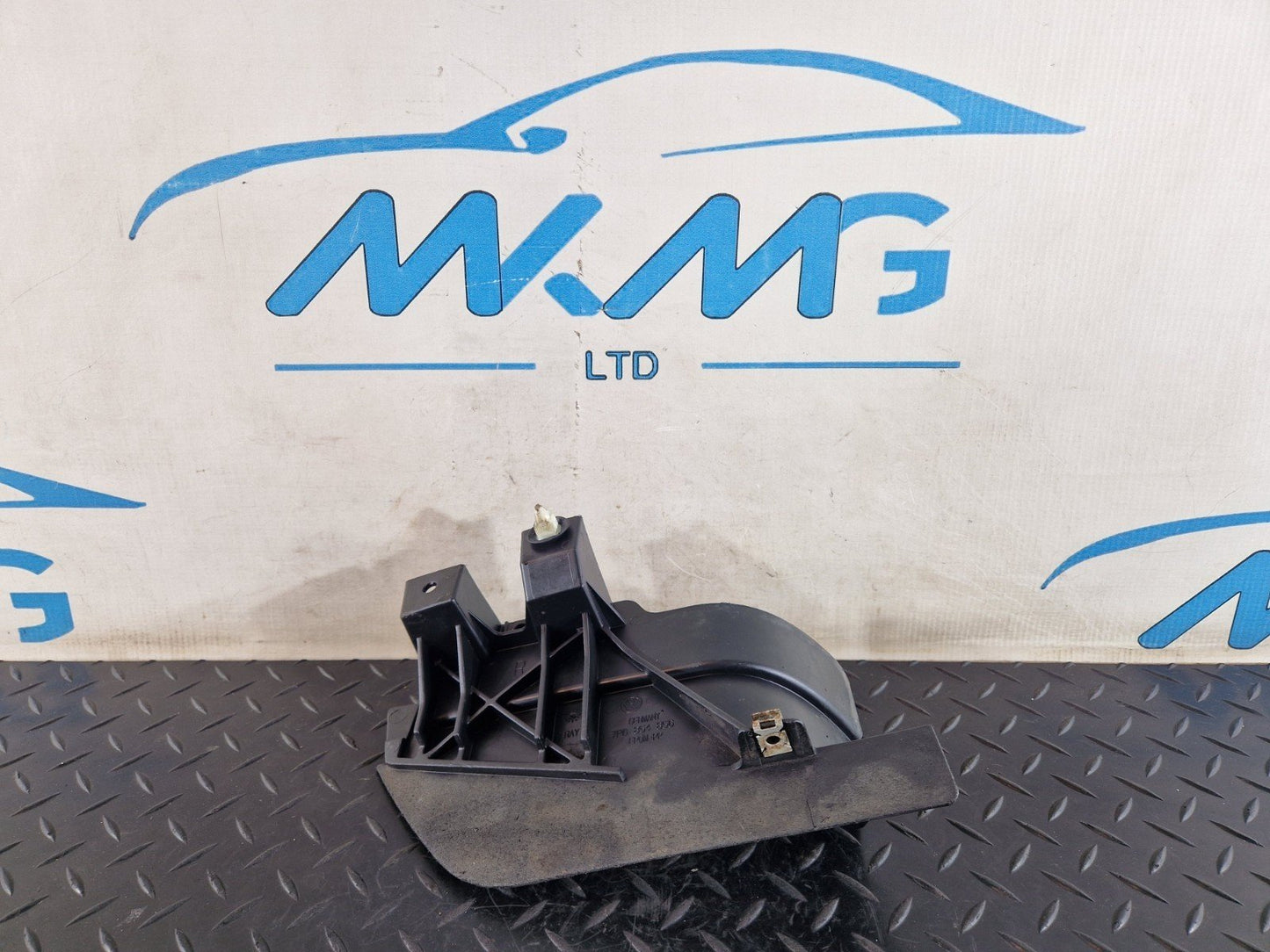 10-18 VW TOUAREG 7P REAR RIGHT MUD FLAP SPLASH GUARD 7P6854856