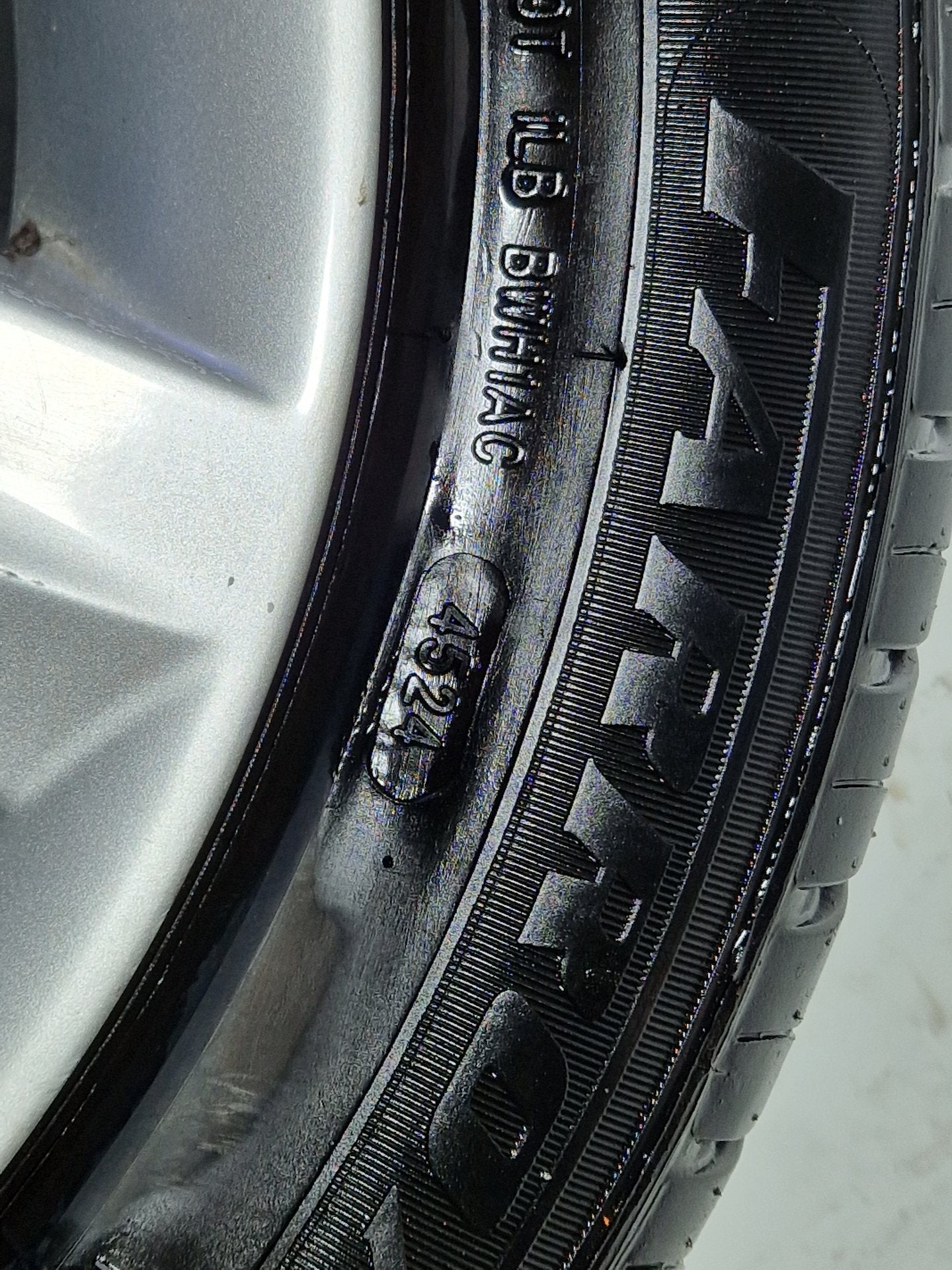 Seat Leon MK2 16" Alloy Wheel with Tyre 205/55/16 ~7mm 5P0601025K
