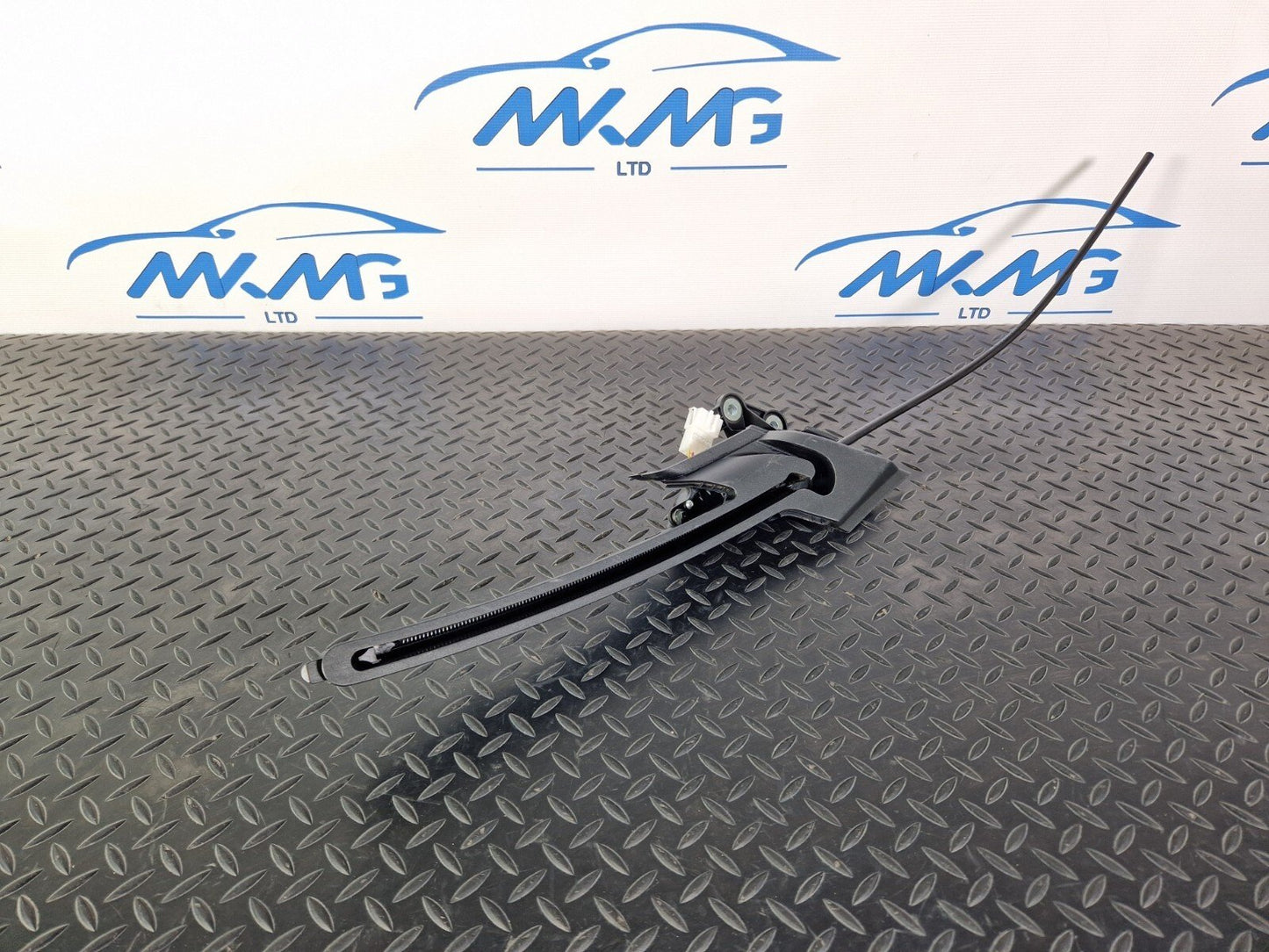 14-21 MERCEDES BENZ C220d W205 LEFT ROLLER BLIND GUIDE RAIL MOTOR A2059063503