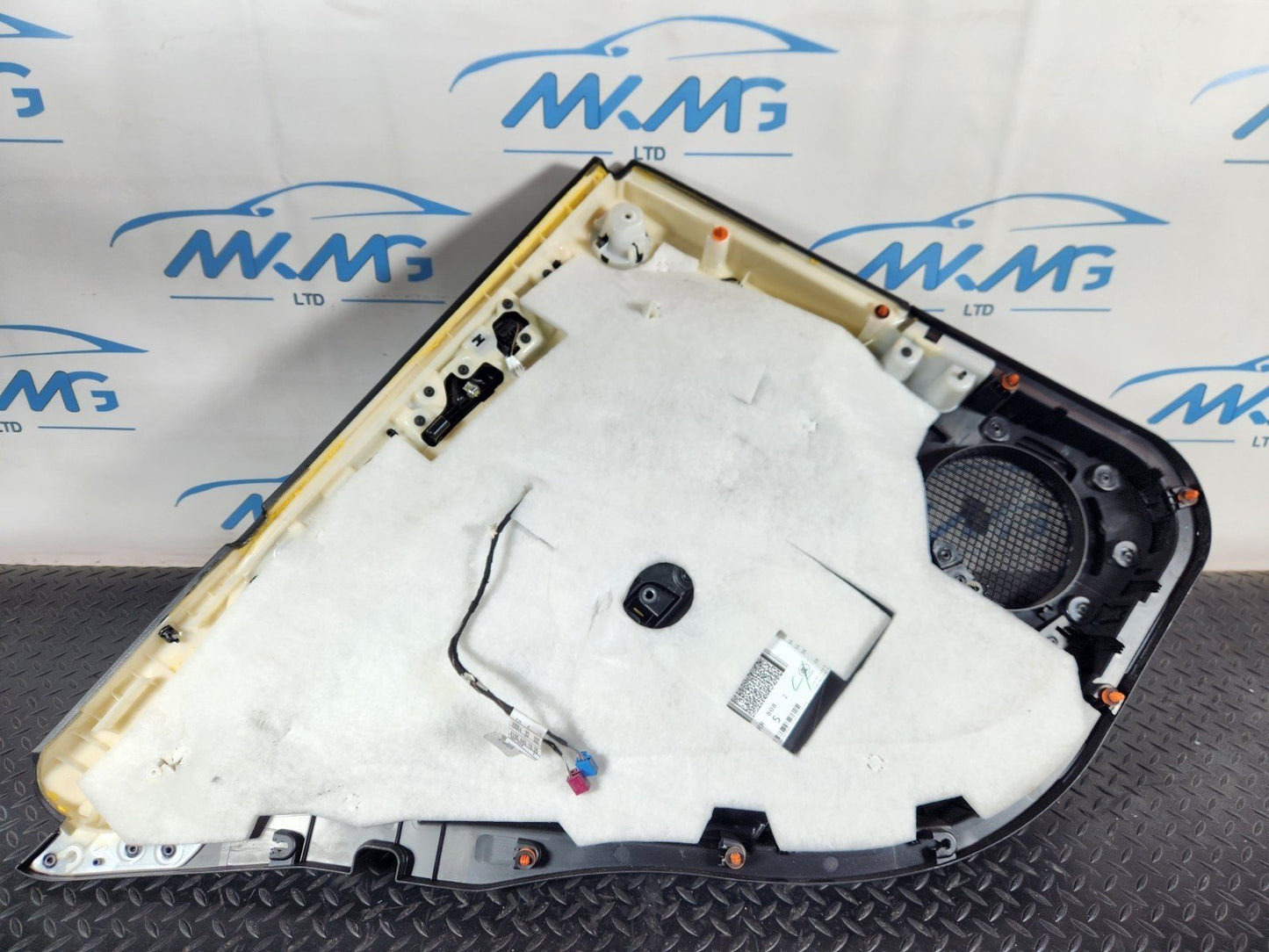 11-19 MERCEDES BENZ ML W166 GENUINE REAR RIGHT O/S/R BLACK LEATHER DOOR CARD