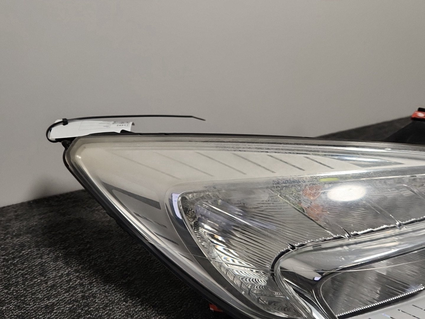 Vauxhall Meriva MK2 (B) (4470) MPV Genuine Front Right O/S Headlight 13253632