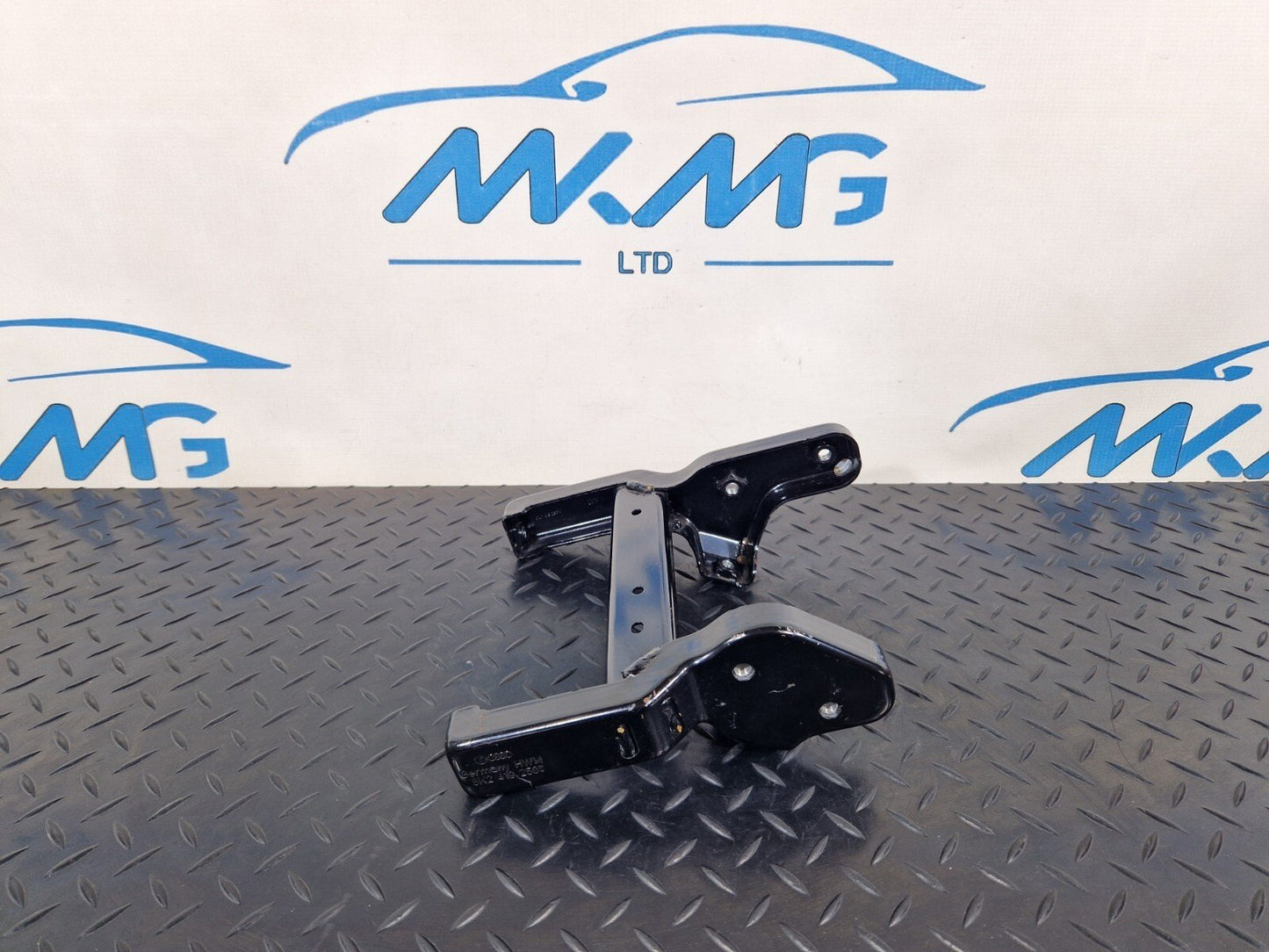 10-18 AUDI A7 4G S-LINE OEM STEERING COLUMN MOUNTING BRACKET 8K2419250