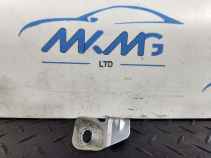 16-19 AUDI A4 B9 GENUINE FRONT RIGHT DRIVER SIDE WING BRACKET 8W0821470