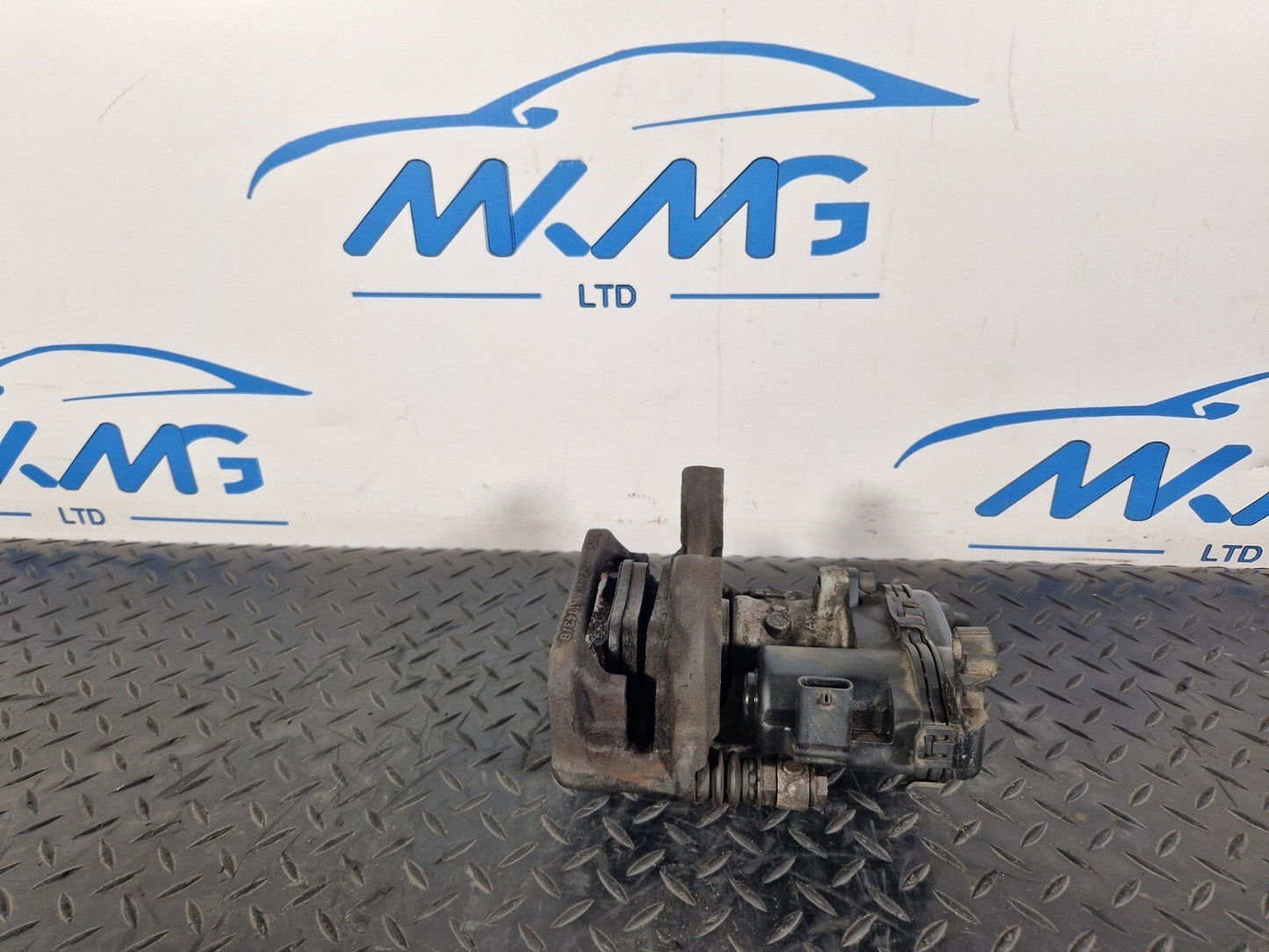 14-20 MERCEDES BENZ GLA X156 REAR LEFT SIDE BRAKE CALIPER A2464232398