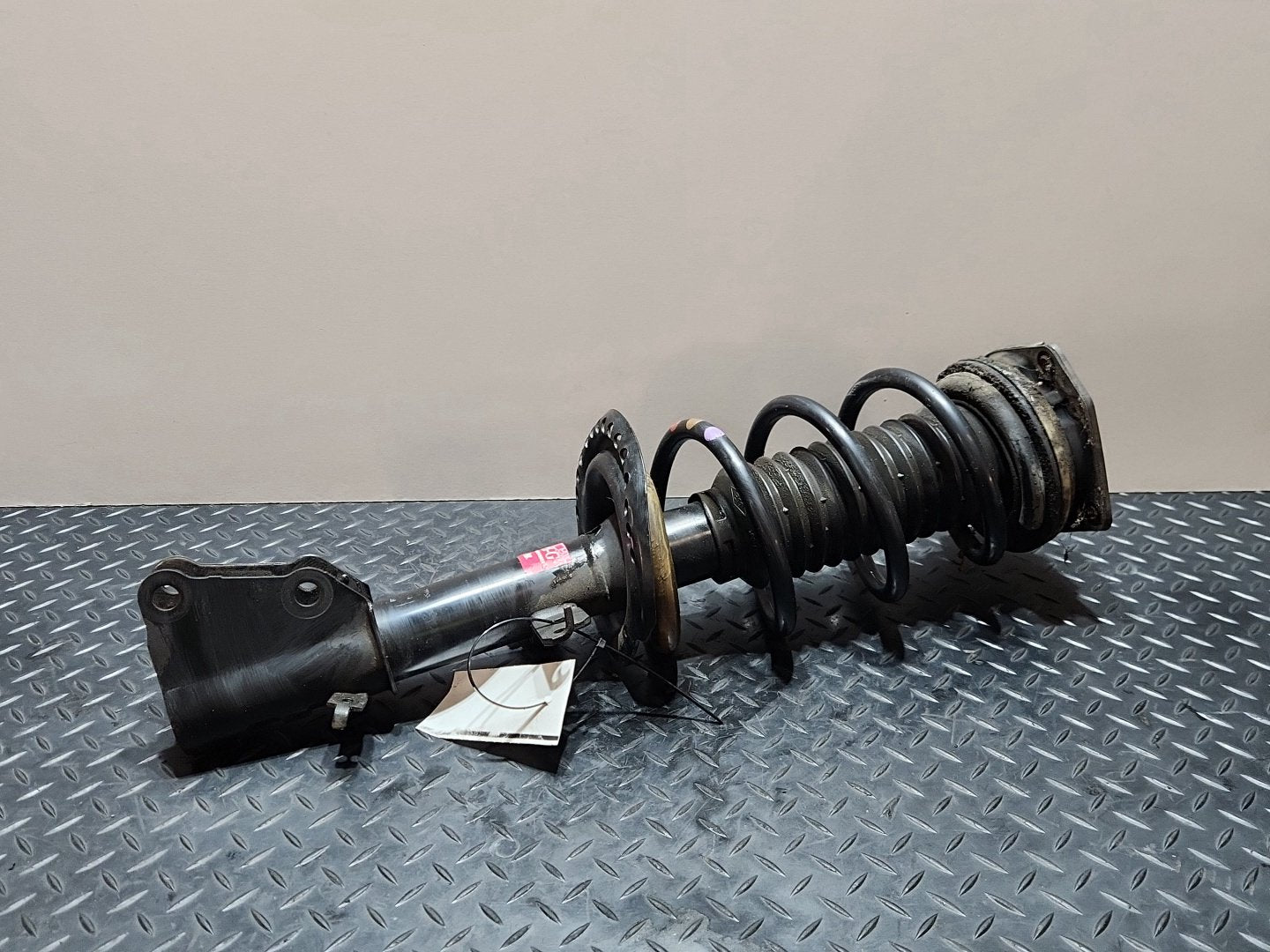 KYB Excel-G Front Right Shock Absorber for Mercedes Citan W415 Cargo Van