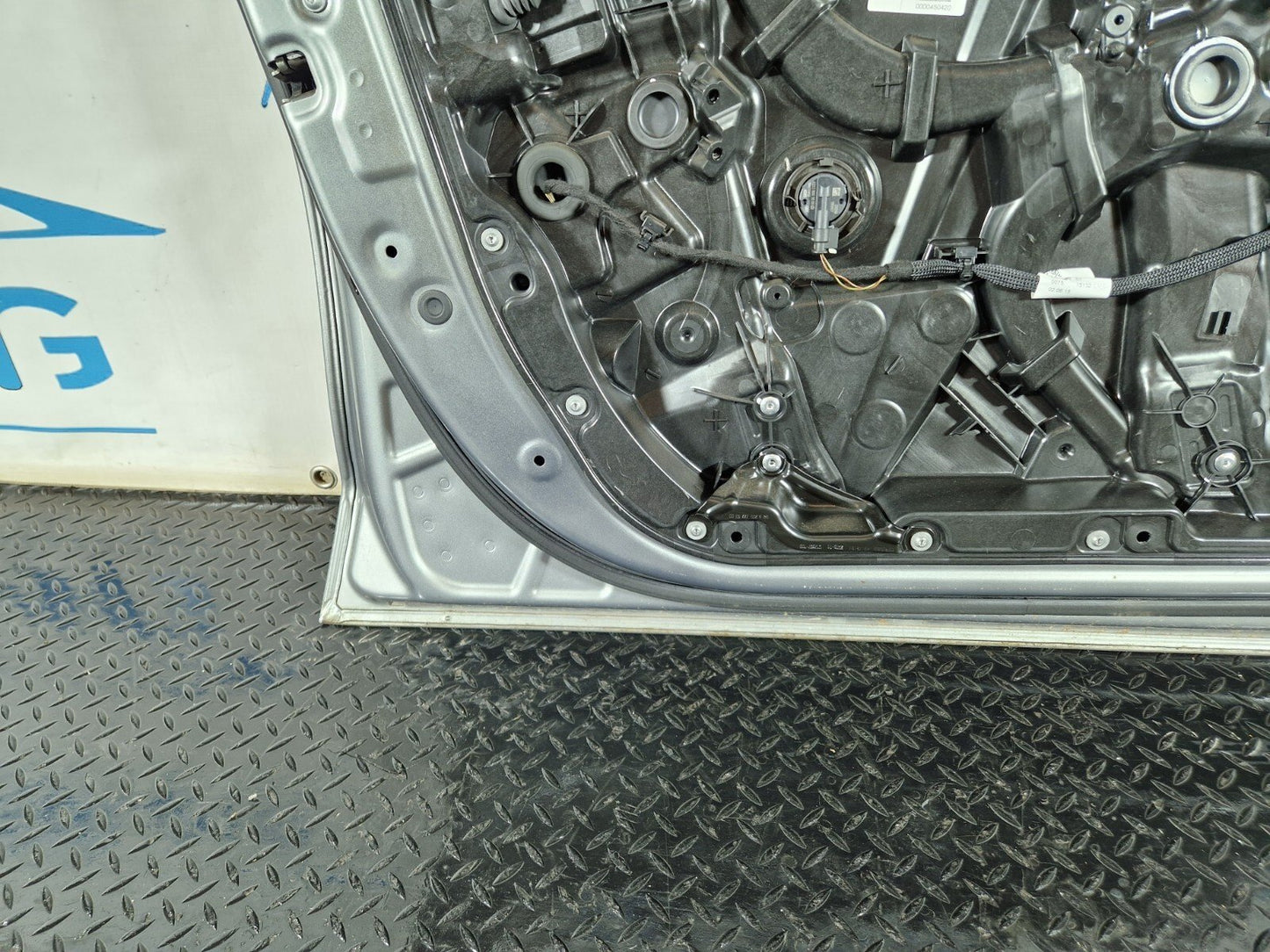14-21 MERCEDES BENZ C CLASS W205 FRONT LEFT N/S/F COMPLETE DOOR SILVER 792