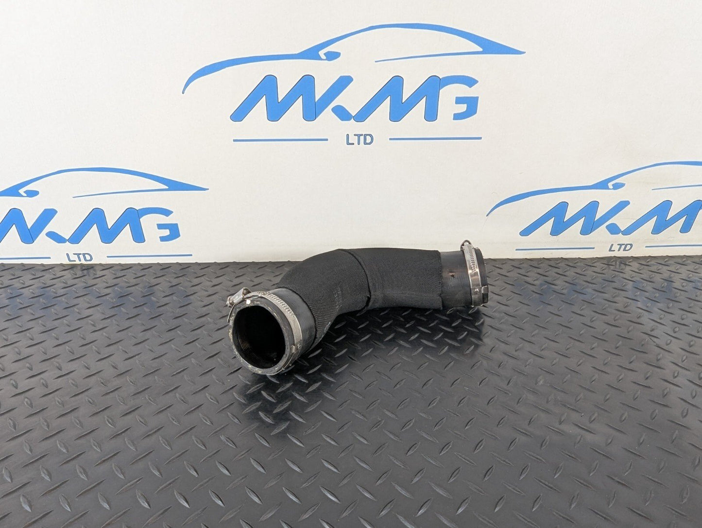 12-18 AUDI A6 C7 GENUINE INTERCOOLER PIPE & AIR FLOW SENSOR 4G0145737AG