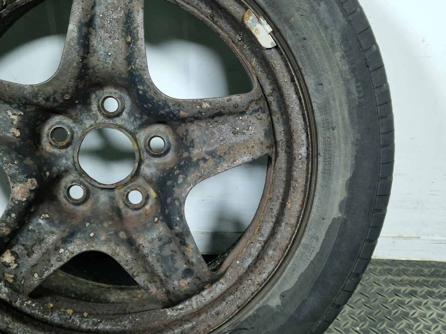 Ford C-Max MK1 17" Alloy Wheel with Tyre 6mm 225/55/17