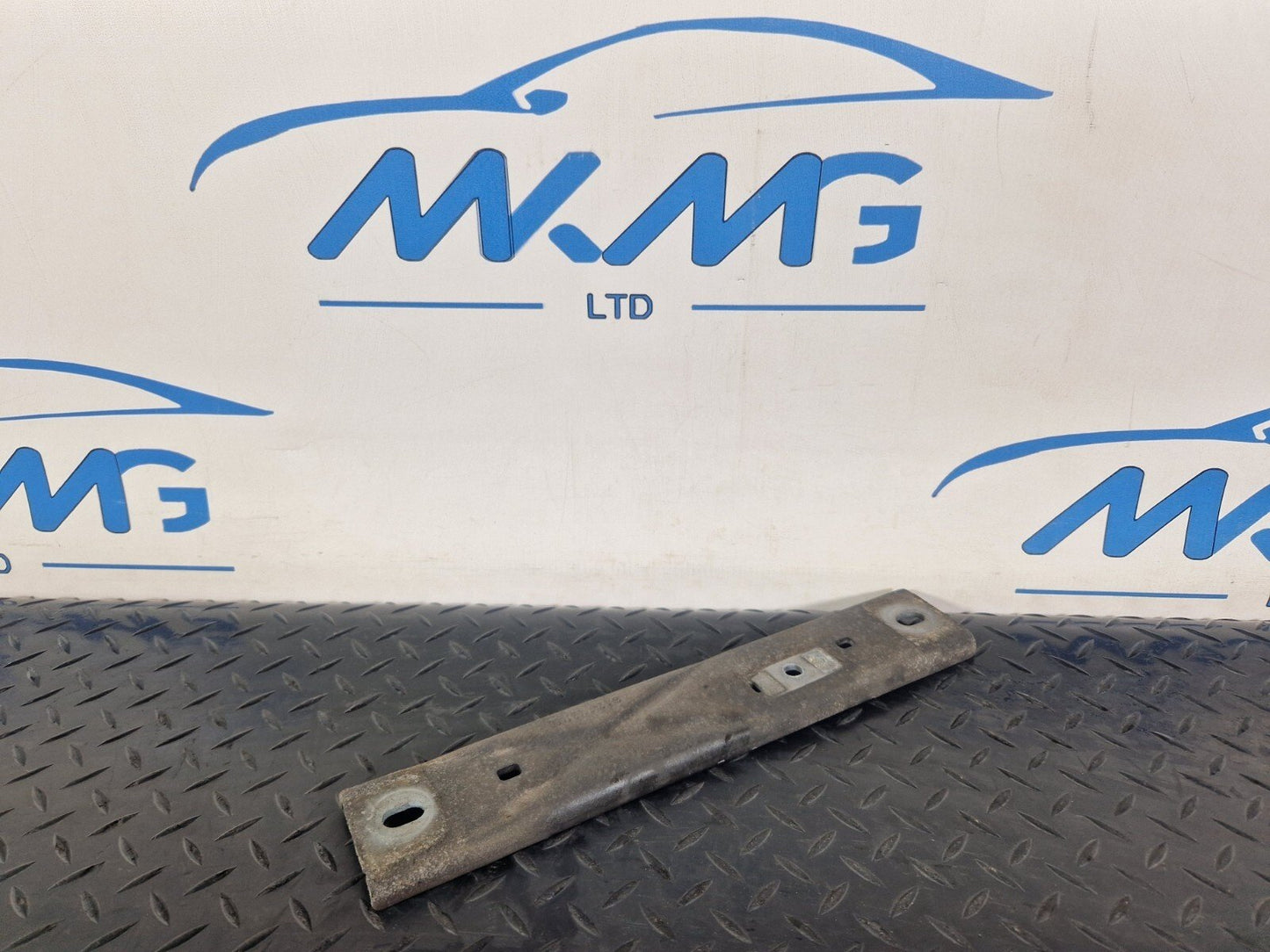 18-ON MERCEDES BENZ A CLASS W177 EXHAUST HOLDER BRACKET A2474921400