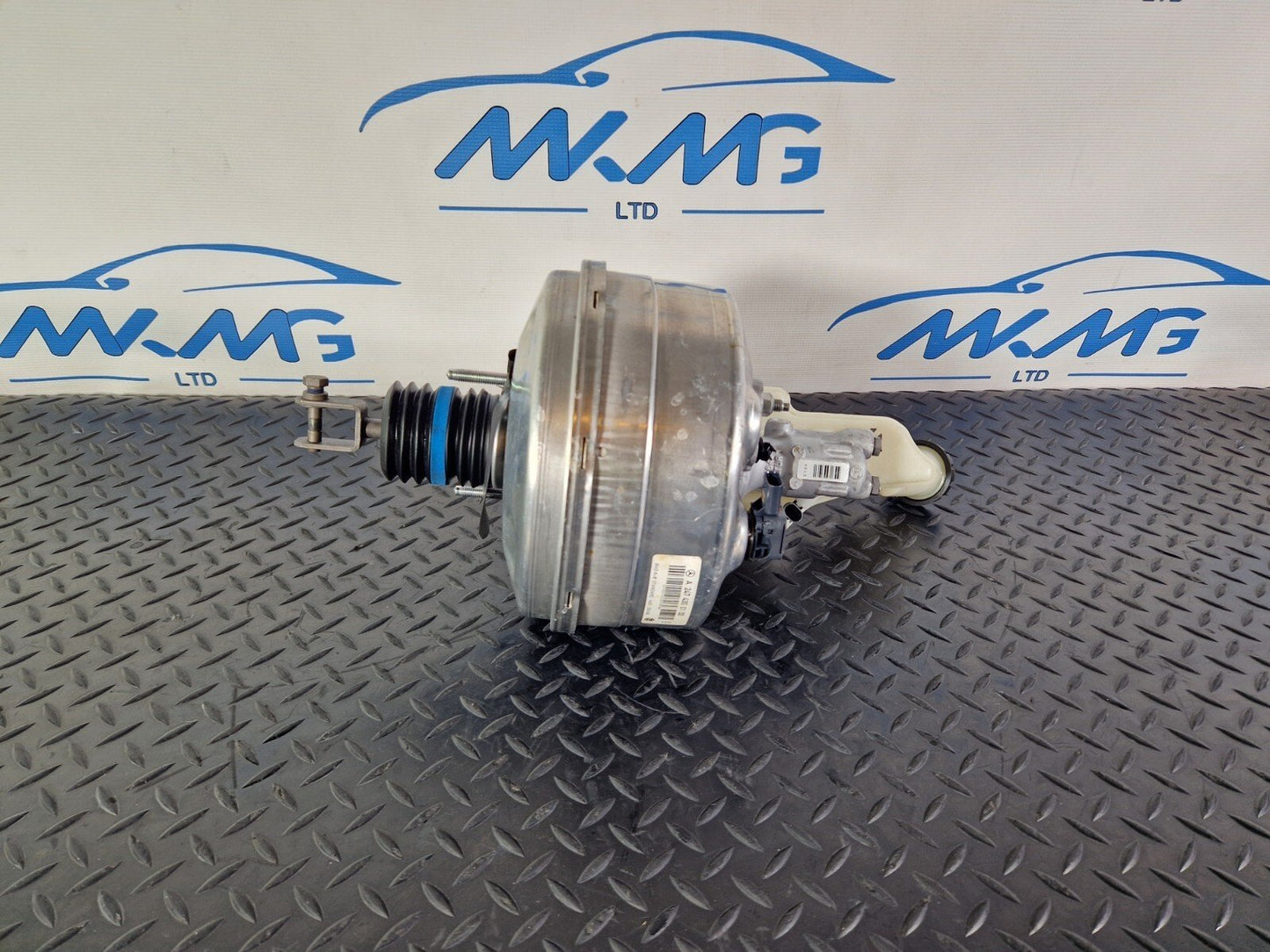 18-ON MERCEDES BENZ A CLASS W177 BRAKE SERVO & MASTER CYLINDER OEM A2474300100