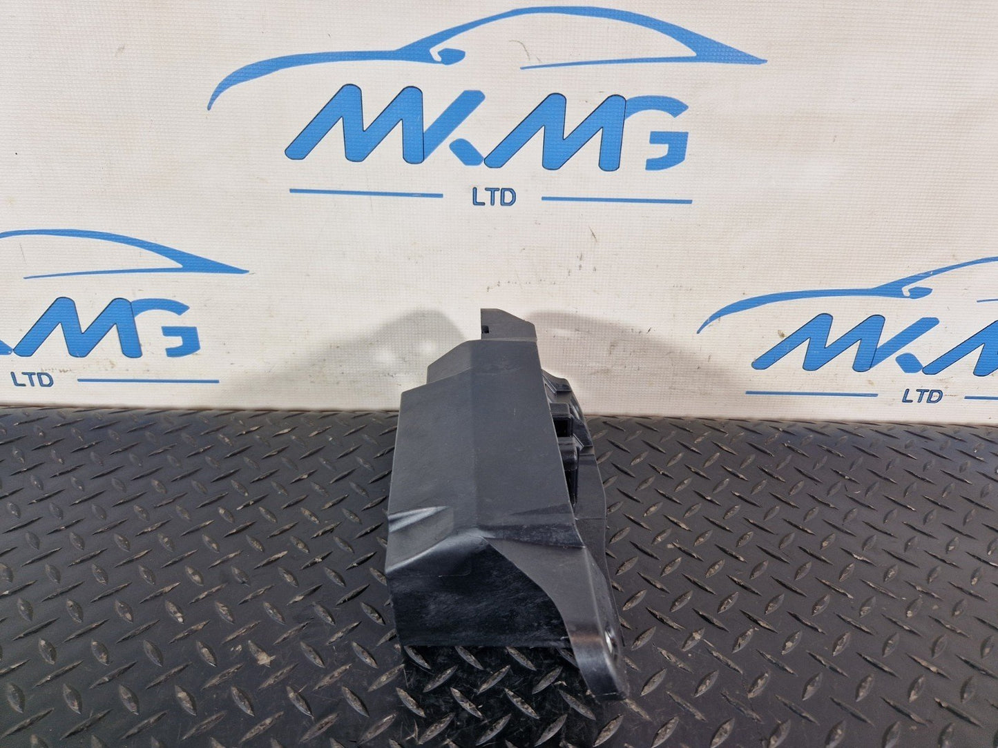 Mercedes-Benz A B Class W176 W246 Battery Surround Trim Box Bracket A2465409611