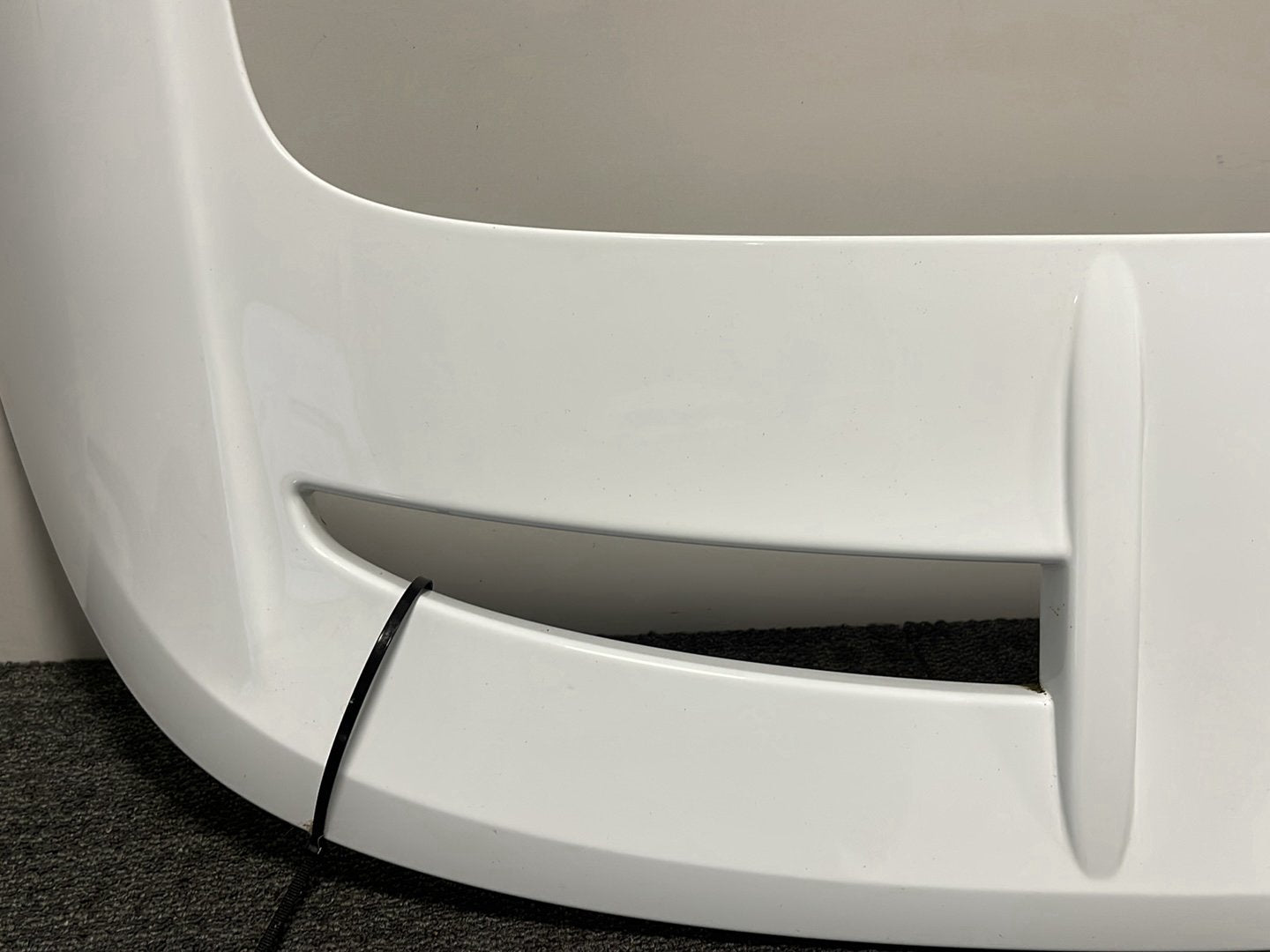 Ford Fiesta MK7 Hatchback Genuine Rear Boot Spoiler in Frozen White