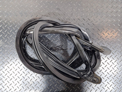 16-23 AUDI S5 COUPE GENUINE FRONT LEFT PASSENGER SIDE DOOR RUBBER SEAL 8W6831707