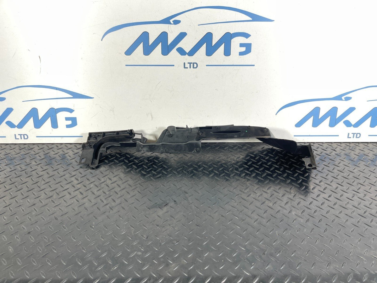 16-23 AUDI A5 F5 SPORTBACK Front Right Wing Fender Seal Trim 8W6821170C