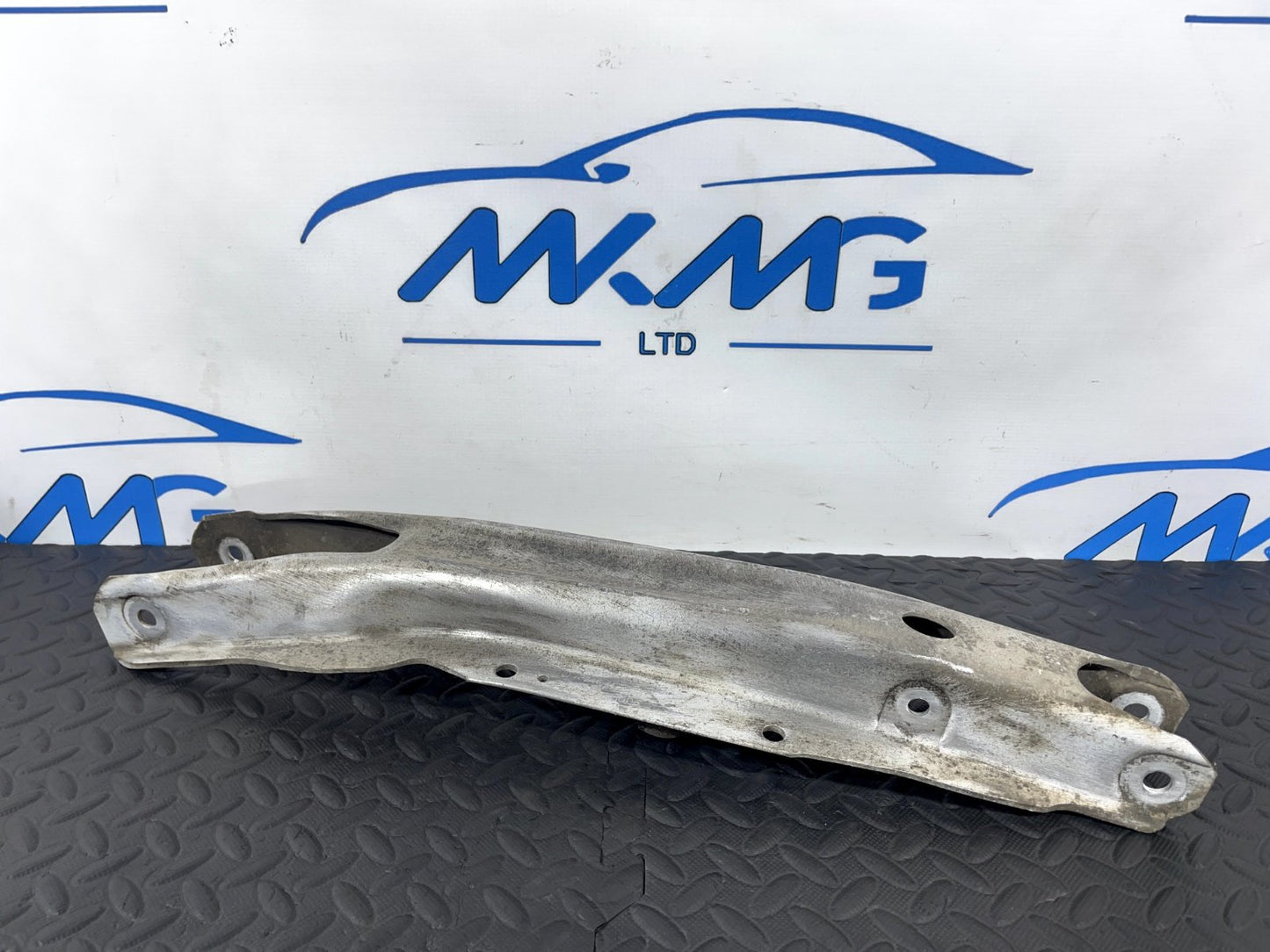 12-18 MERCEDES A B CLA W246 W176 C117 REAR LEFT / RIGHT CONTROL ARM A2463520202