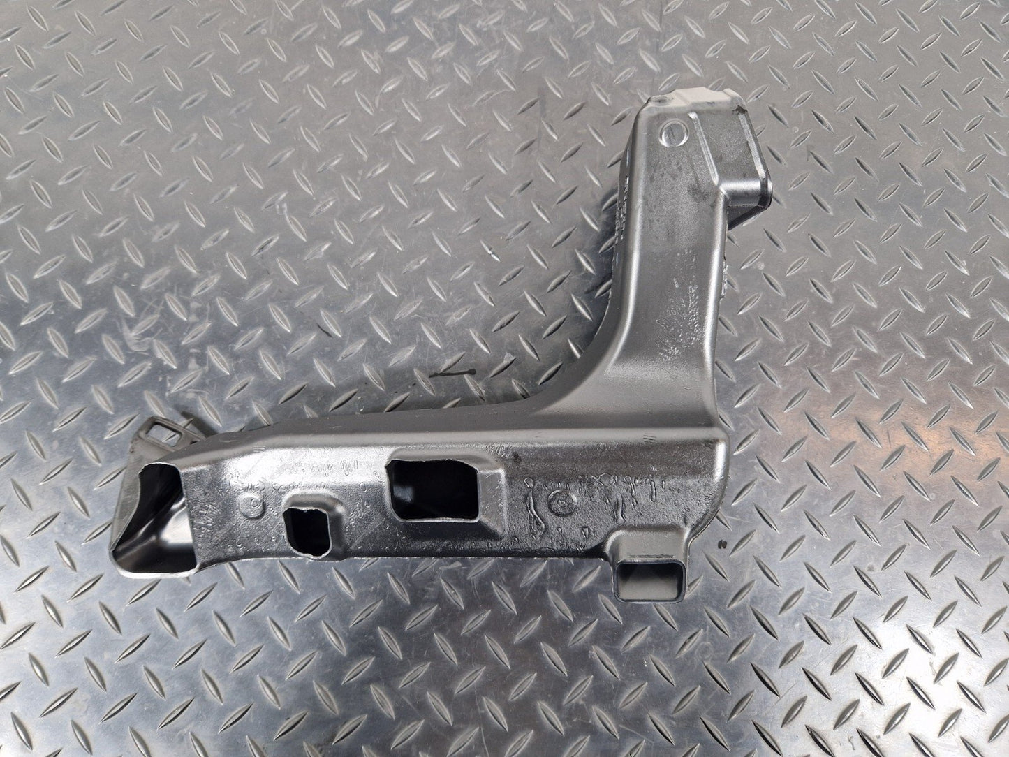 16-19 AUDI A4 AVANT B9 S-LINE FRONT LEFT FOOTWELL AIR DUCT 8W2819151