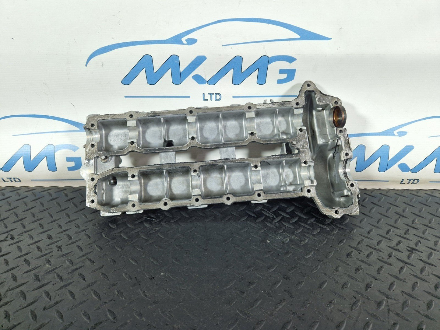11-19 MERCEDES BENZ ML W166 642.826 ENGINE ROCKER COVER A6420101230