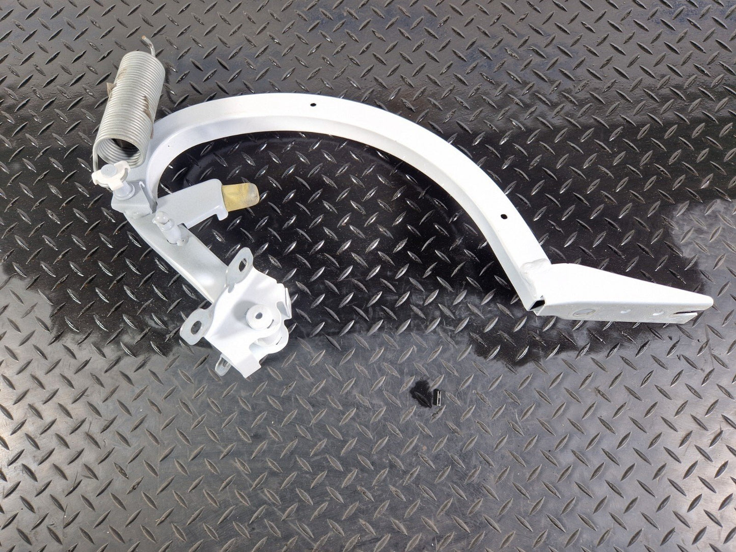 16-23 AUDI S5 COUPE GENUINE REAR TAILGATE BOOTLID HINGE RIGHT SIDE 8W6827302