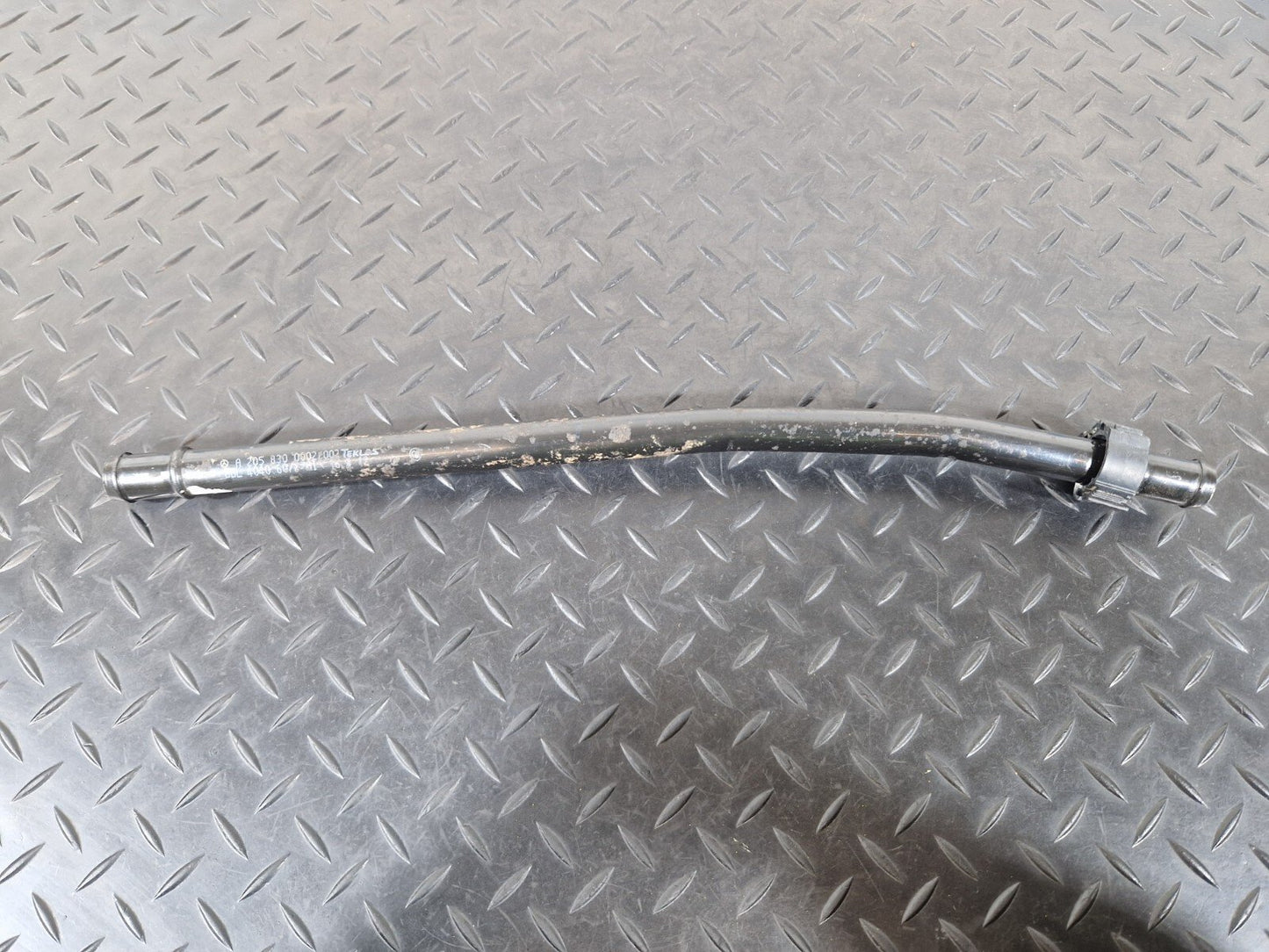 14-21 MERCEDES BENZ W205 RETURN LINE TO CIRCULATION PUMP A2058300002