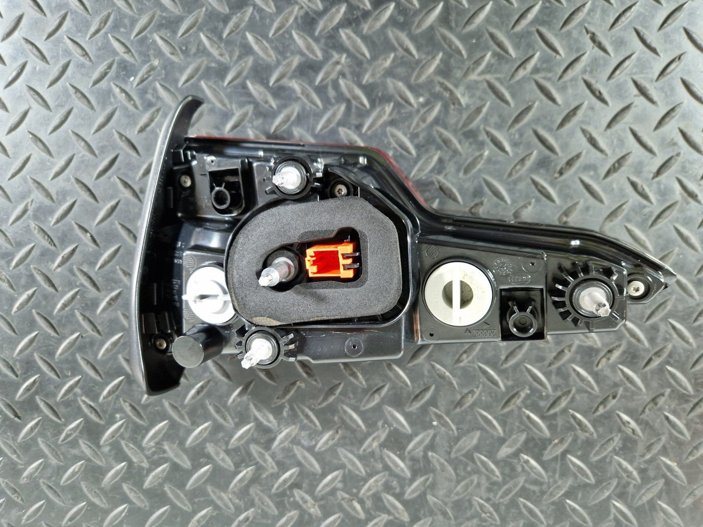 16-19 AUDI A4 B9 GENUINE REAR LEFT O/S/R INNER TAILGATE LIGHT 8W5945075A