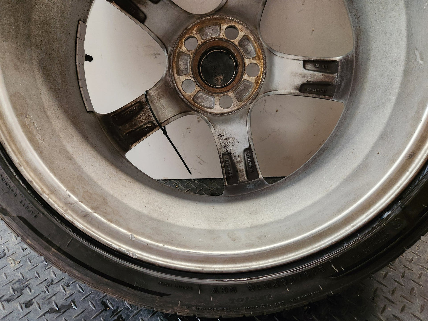 Volvo V50 MK2 FL (MW) 18" Alloy Wheel with Tyre 215/45/18 ~6mm