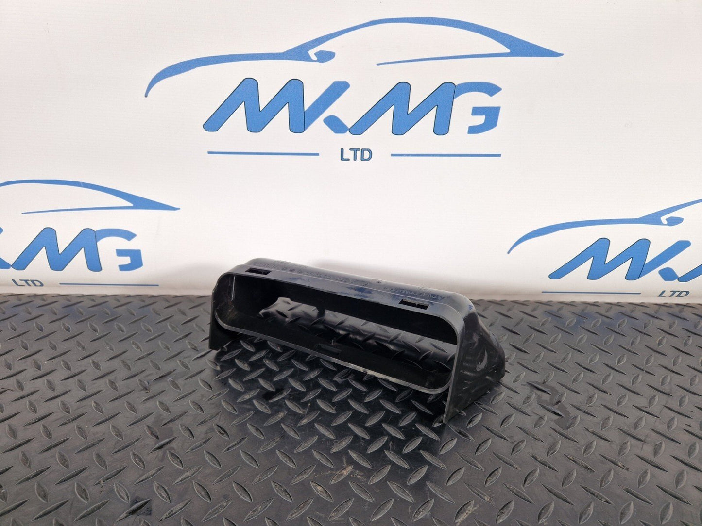 19-ON MERCEDES BENZ B CLASS W247 DIESEL INTERCOOLER AIR DUCT CHANNEL A2475050700