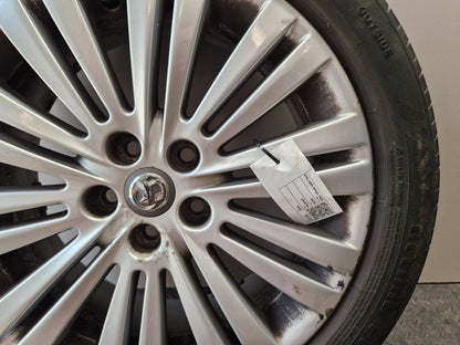 Vauxhall Astra MK6 (J) (A3400) 17" Alloy Wheel with Tyre 215/50/17 ~5mm