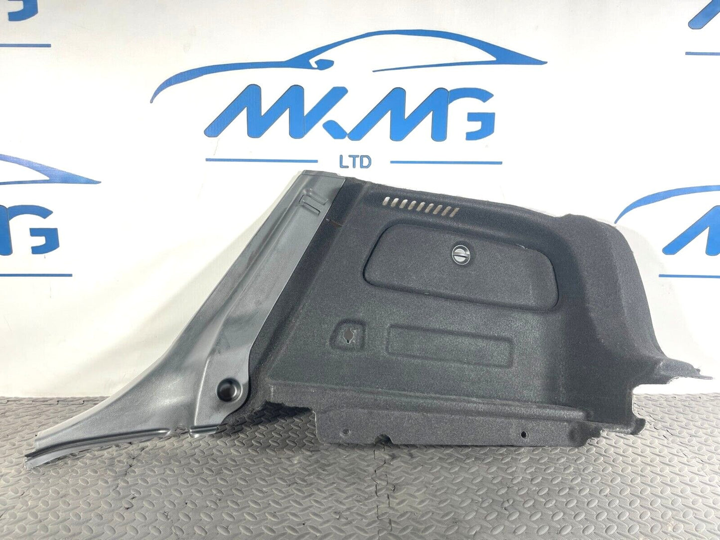 12-18 MERCEDES A-CLASS W176 GENUINE RIGHT DRIVER SIDE BOOT PANEL A1766900141