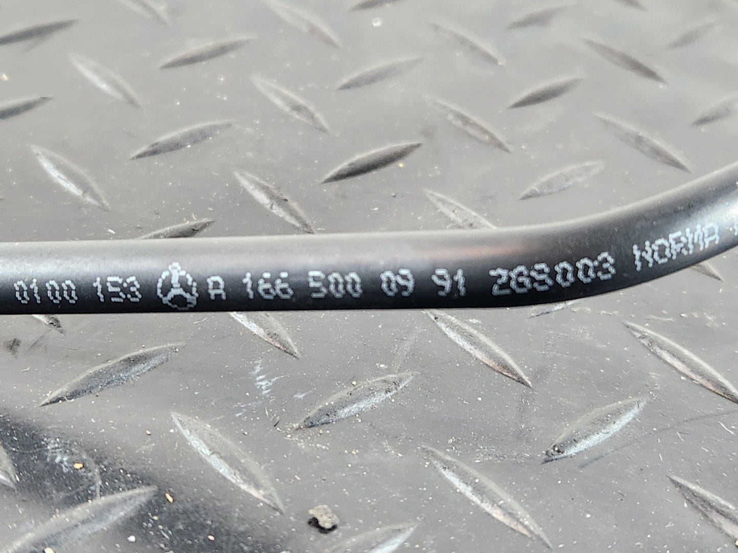 16-19 MERCEDES BENZ GLE W166 GENUINE PIPE HOSE A1665000991