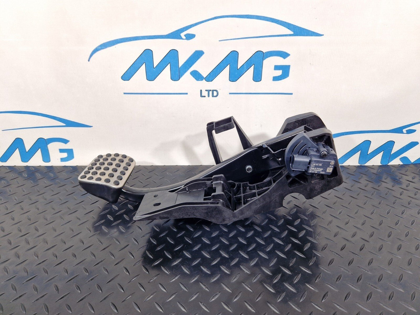 19-ON MERCEDES BENZ CLA C118 GENUINE BRAKE PEDAL ASSEMBLY A2472903800