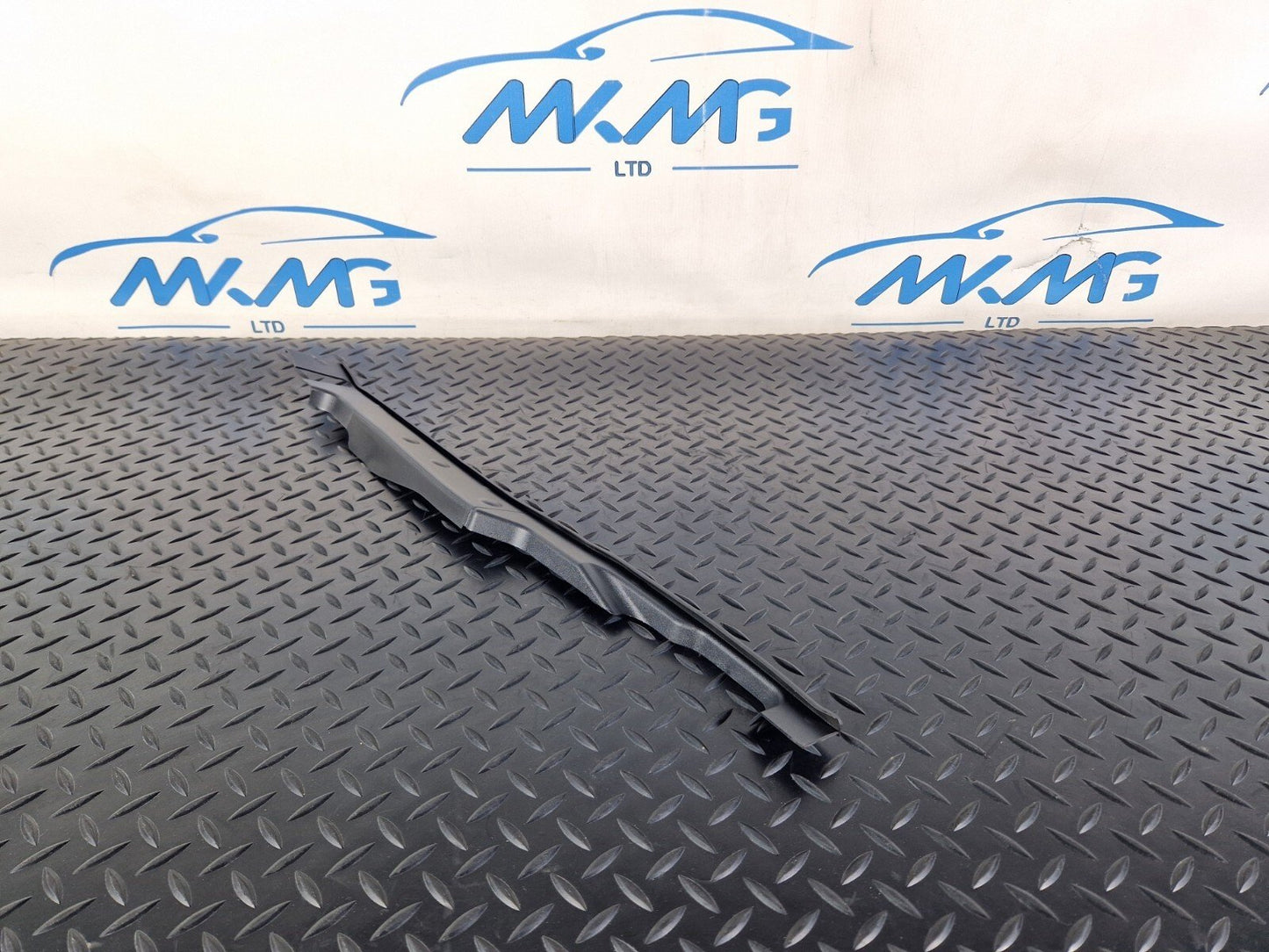 16-24 AUDI A5 F5 CONVERTIBLE RIGHT FENDER PROTECTION COVER 8W6820582E
