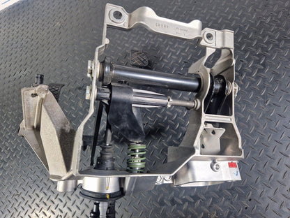16-19 AUDI A4 B9 2.0TDI MANUAL COMPLETE CLUTCH/BRAKE/ACCELERATOR PEDALS