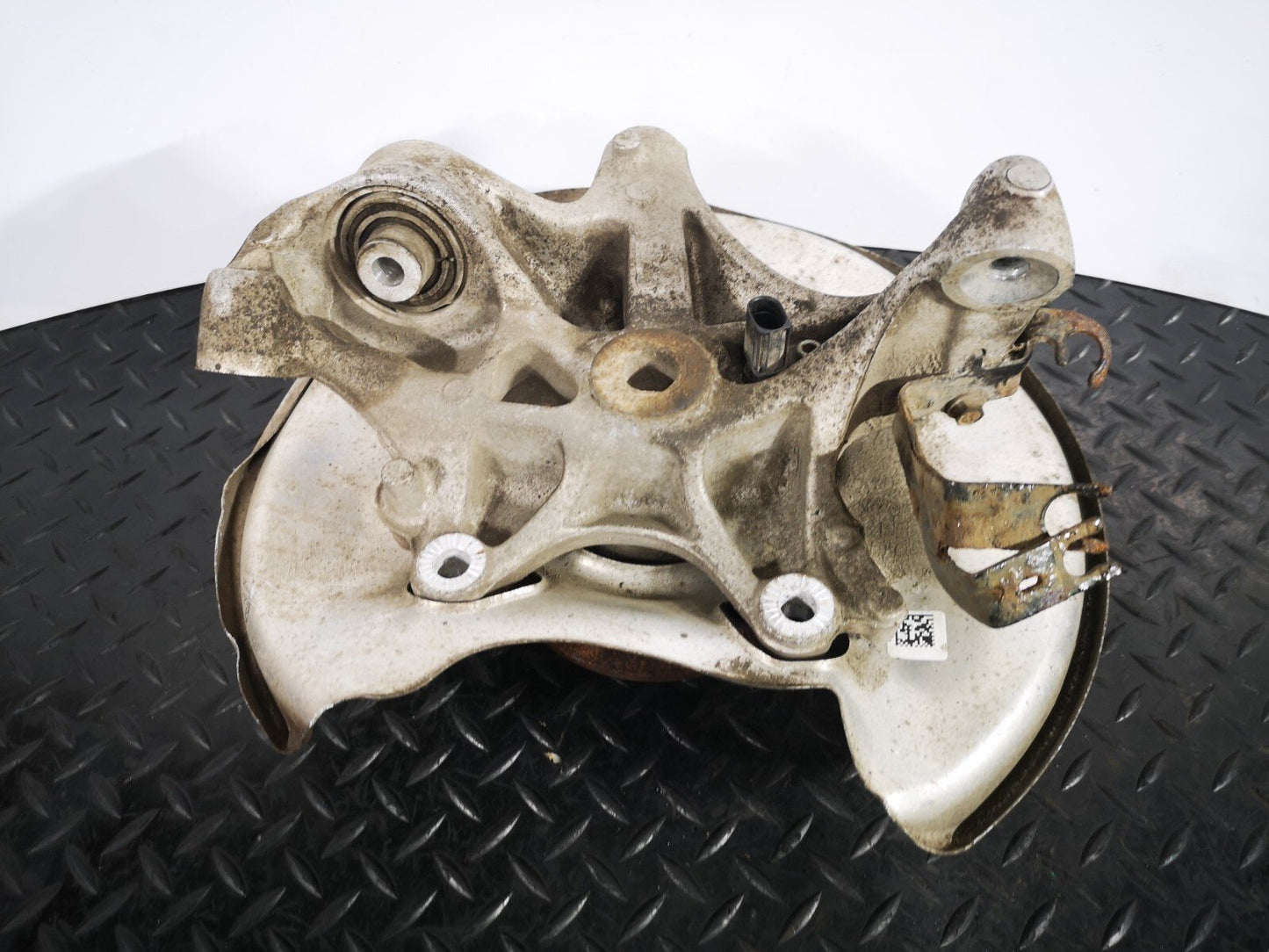16-19 AUDI A4 B9 S-LINE GENUINE 1.4 TFSI REAR LEFT N/S WHEEL HUB & BEARING