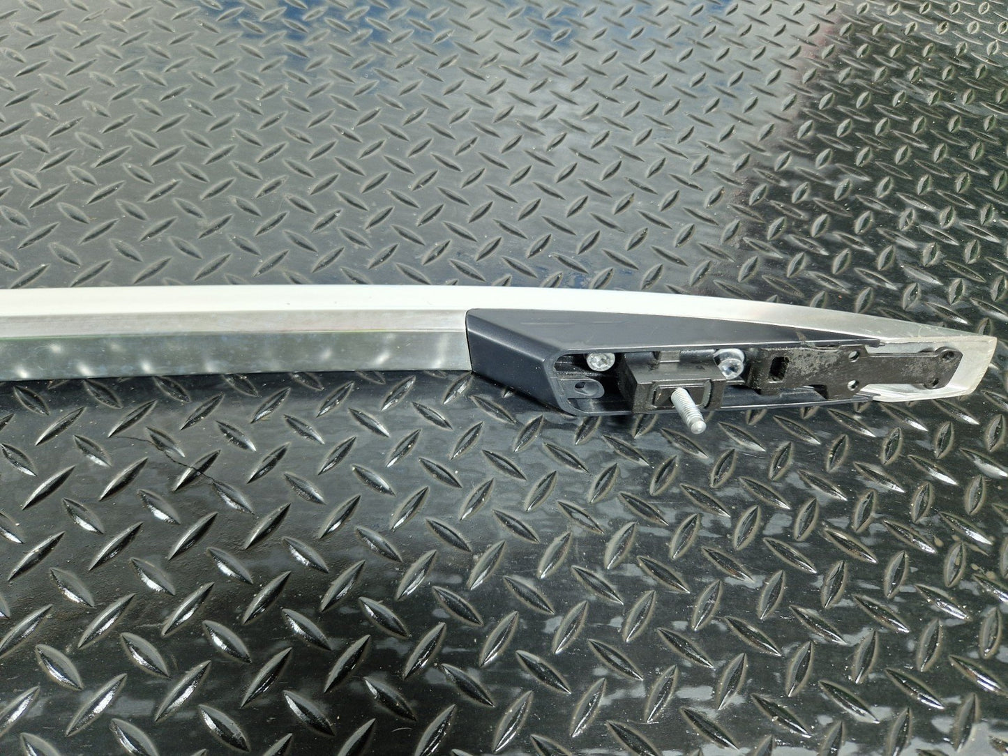 11-19 MERCEDES BENZ ML W166 GENUINE ROOF RACK RAIL A1668900493