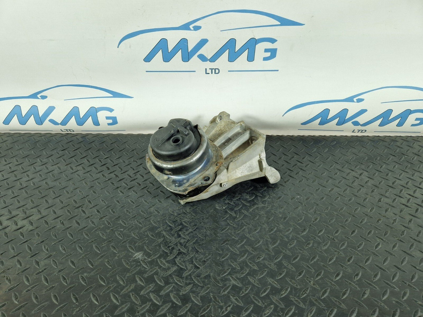 10-13 BMW X5 E70 LCI GENUINE RIGHT ENGINE SUPPORT BRACKET 6790022