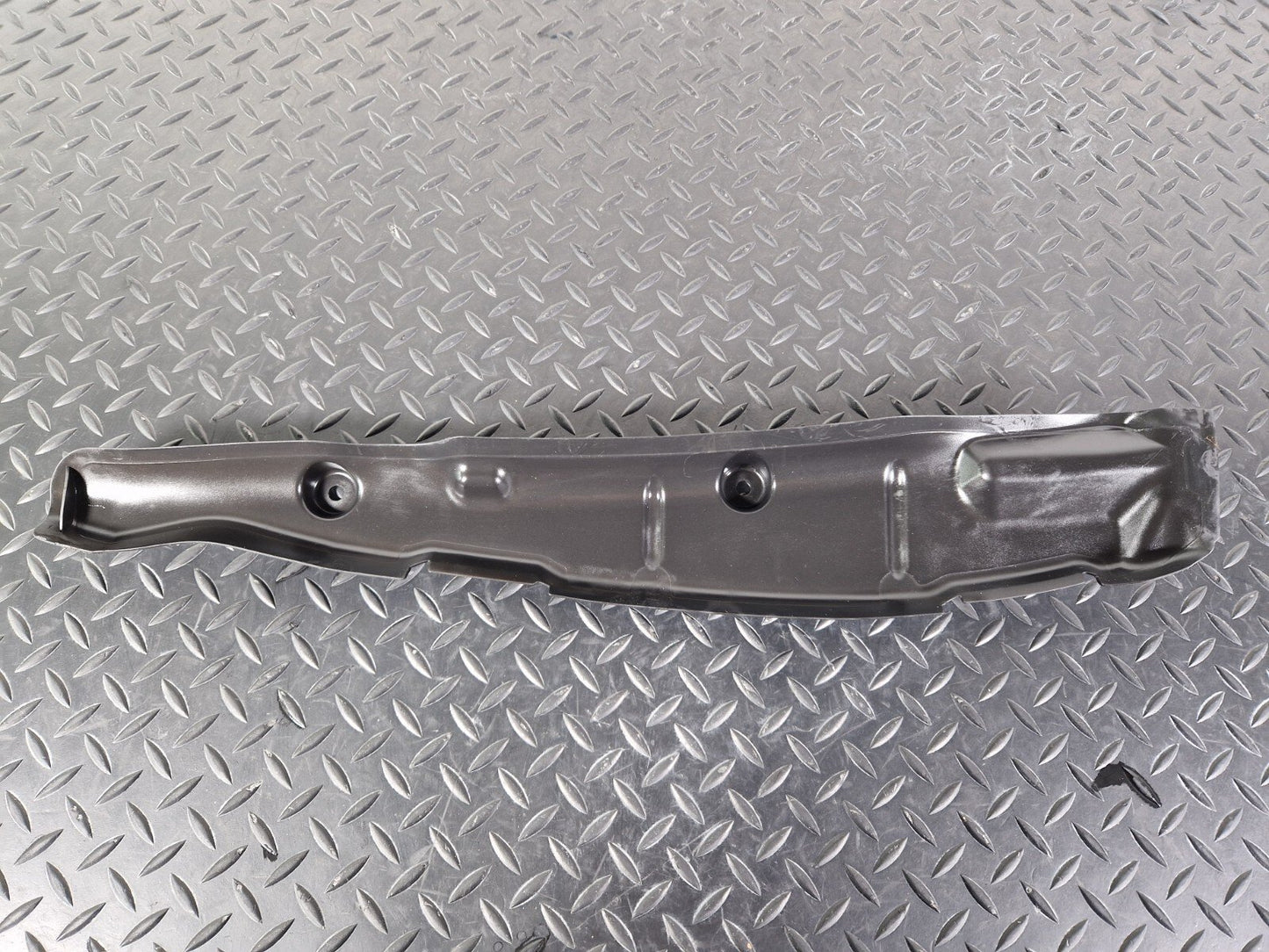 16-19 AUDI A4 B9 GENUINE FRONT RIGHT DRIVER SIDE WING FILLER INSULATOR 8W0821112